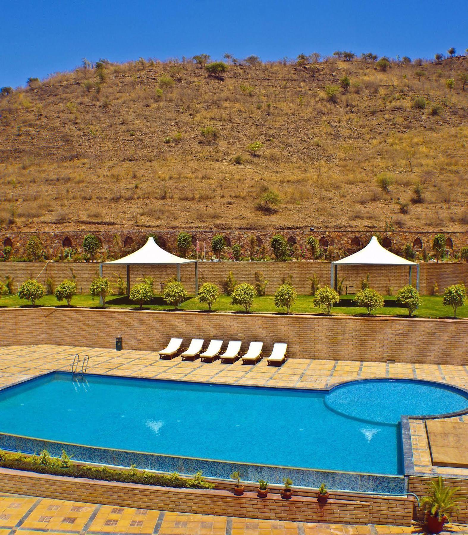 Cambay Resort, Udajpur Zewnętrze zdjęcie